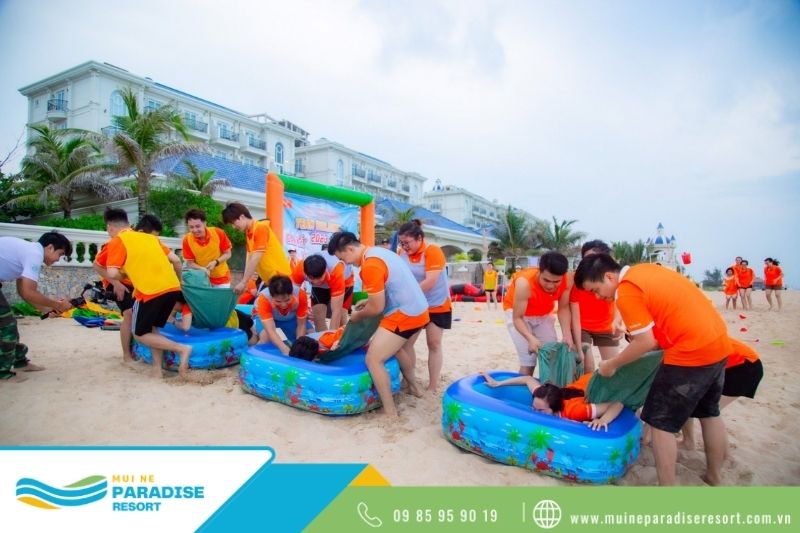 Team building 2 ngày 1 đêm - Các trò chơi vận động giúp mọi người gắn kết với nhau