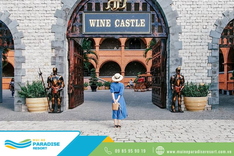 Những điểm tham quan ở Mũi Né - Check-in trước cổng lâu đài rượu vang