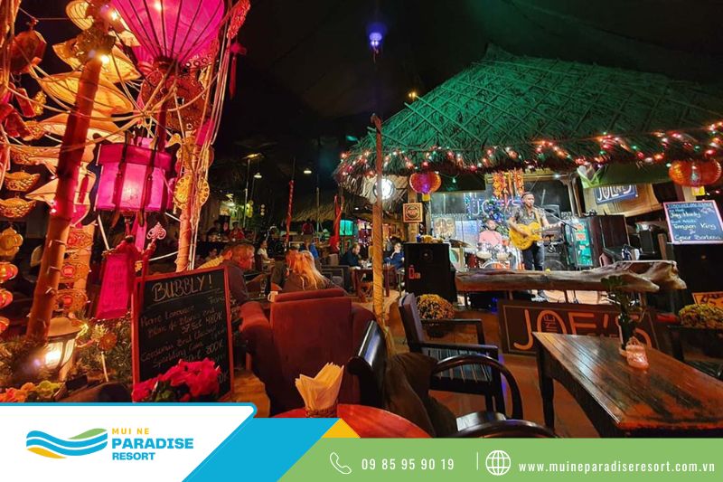 Khám phá đường Nguyễn Đình Chiểu Mũi Né - Một góc quán cafe tại đường Nguyễn Đình Chiểu