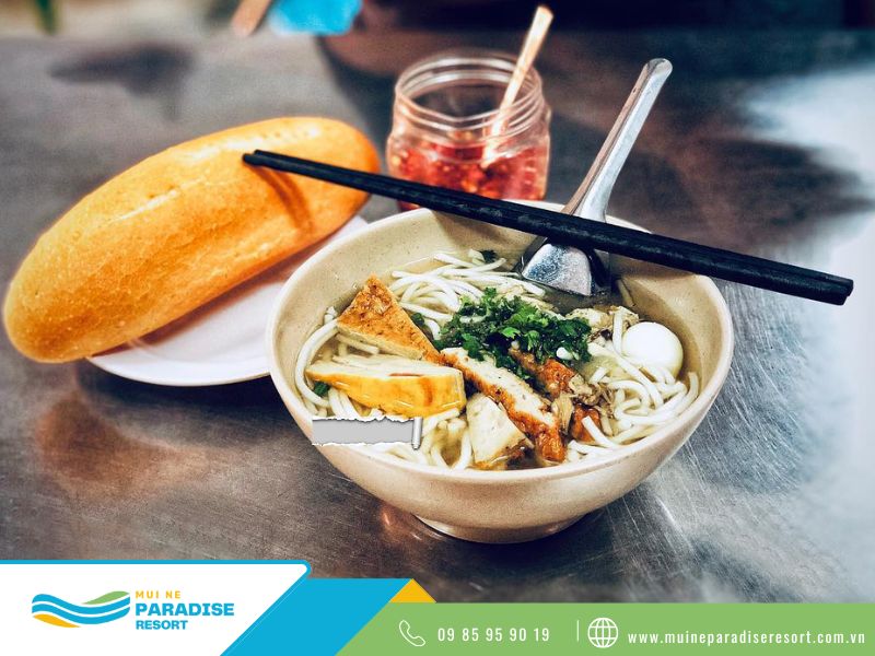 Ăn gì ở Mũi Né - Ăn sáng với món bánh canh chả cá