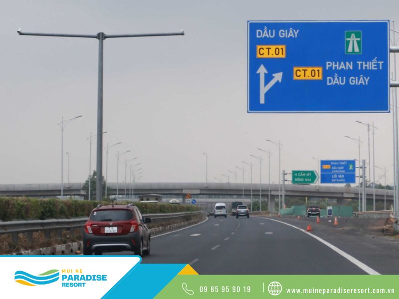 Thuê xe 4 chỗ đi Mũi Né - Cao tốc Dầu Giây - Phan Thiết