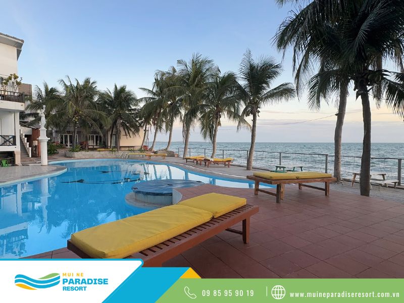 Mũi Né tháng 4 - Thư giãn tại hồ bơi của Mũi Né Paradise Resort
