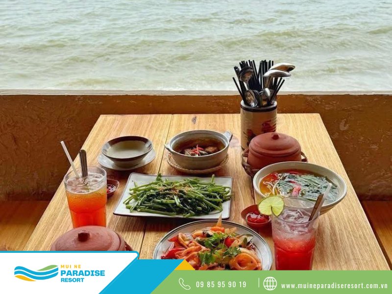 nhà hàng view biển Mũi Né - Bàn ăn của Tiệm Một Cái Niêu