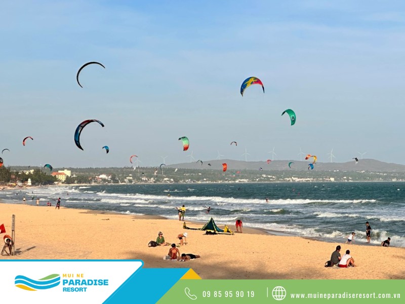 Mũi Né Bình Thuận Beach - Kitesurfing at Mũi Né Beach