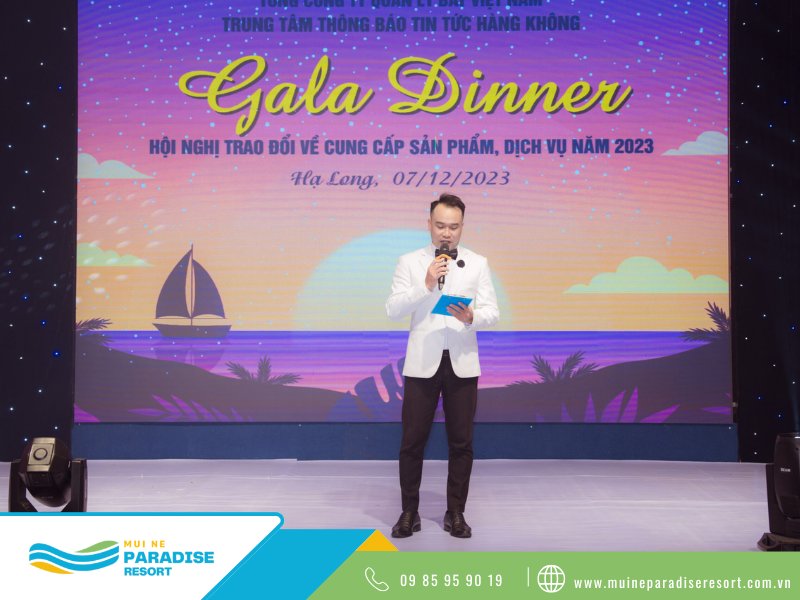 Kịch bản gala dinner - Vai trò MC là biết cách dẫn dắt chương trình theo đúng kịch bản