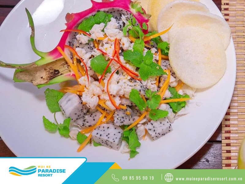 Gỏi Hải Sản Thanh Long Phan Thiết - Vị thanh của thanh long giúp cân bằng hương vị món ăn