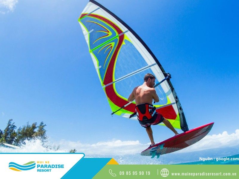 Lướt Ván Buồm Mũi Né - Người chơi phải điều khiển cánh buồm để di chuyển ván trượt trên mặt nước