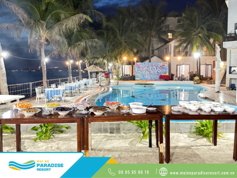 Dinner party at Lacheln Restaurant by the swimming pool