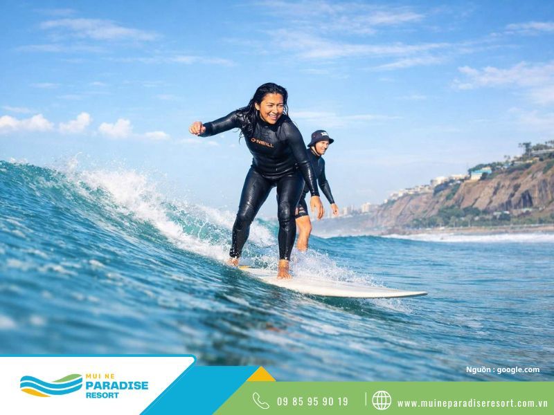 Lướt sóng yêu cầu người chơi phải giữ thăng bằng tốt