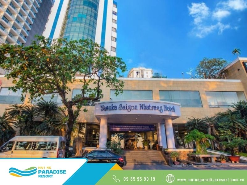 Trả khách tại các khách sạn lớn ở đường Trần Phú, Nha Trang