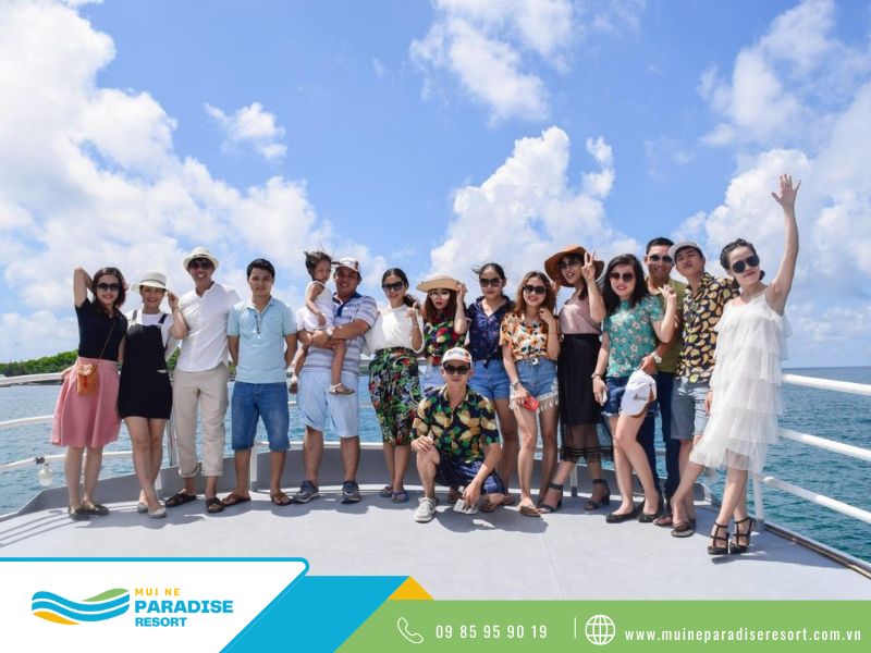 Thuê xe 16 chỗ phù hợp với khách đoàn