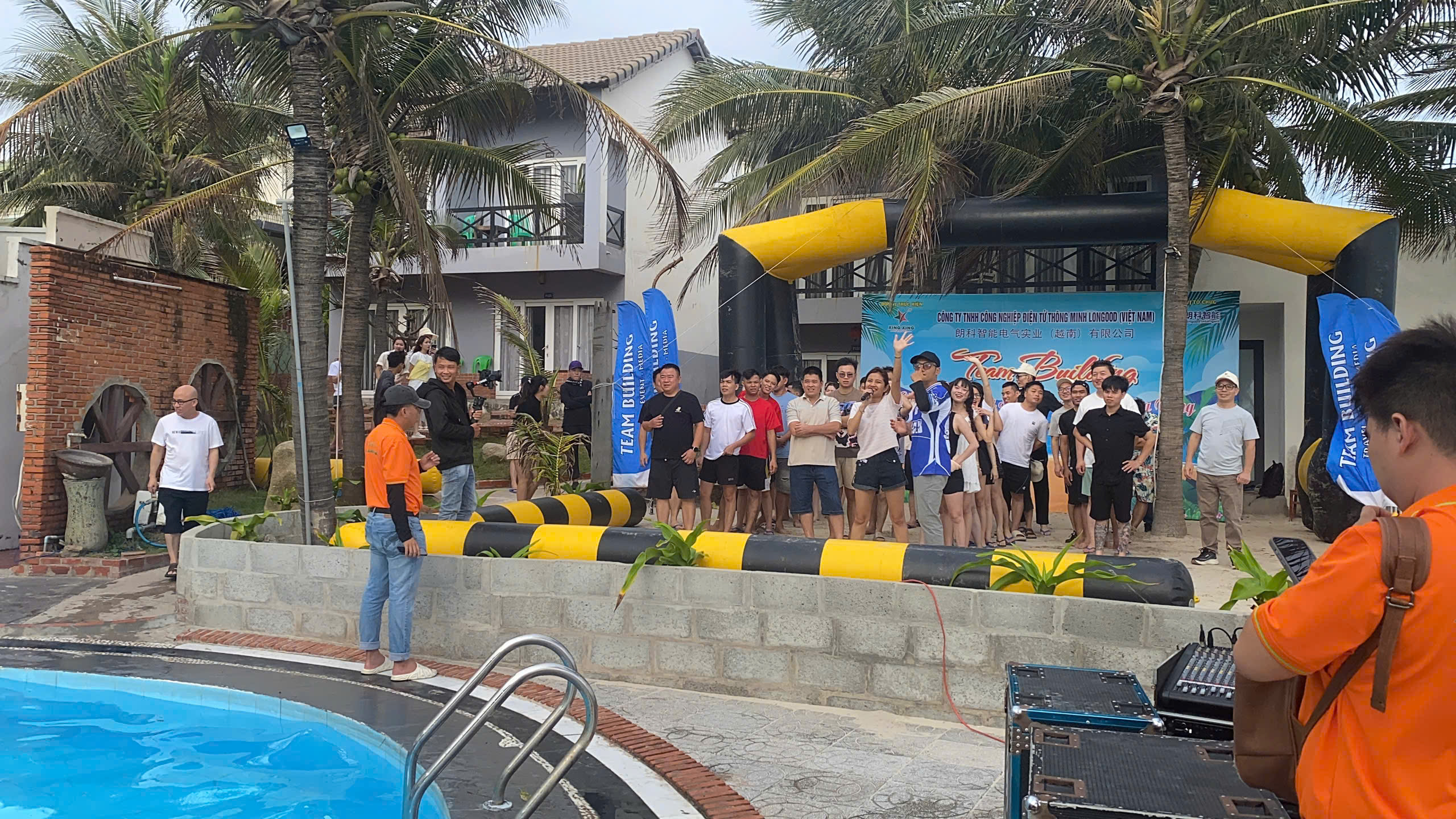 Team Building chia đội cho đoàn 50 khách