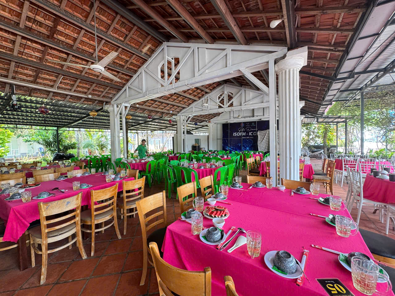 Team Building đoàn đông tại resort Mũi Né