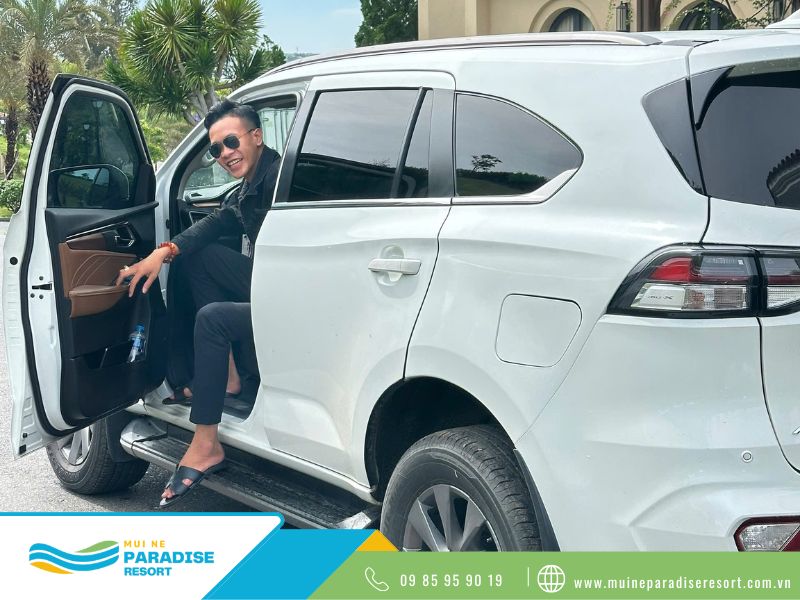 Xe MCar đưa khách từ Sài Gòn về Mũi Né Paradise Resort.